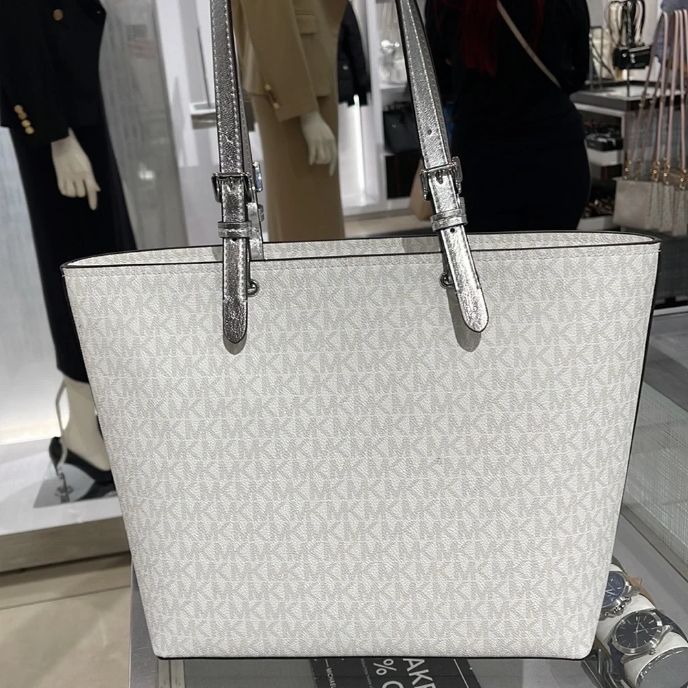 MICHAEL KORS OUTLET
Jet Set Medium Logo Pocket Tote Bag
Optic White/Silver 
NWT - Picture 9 of 16
